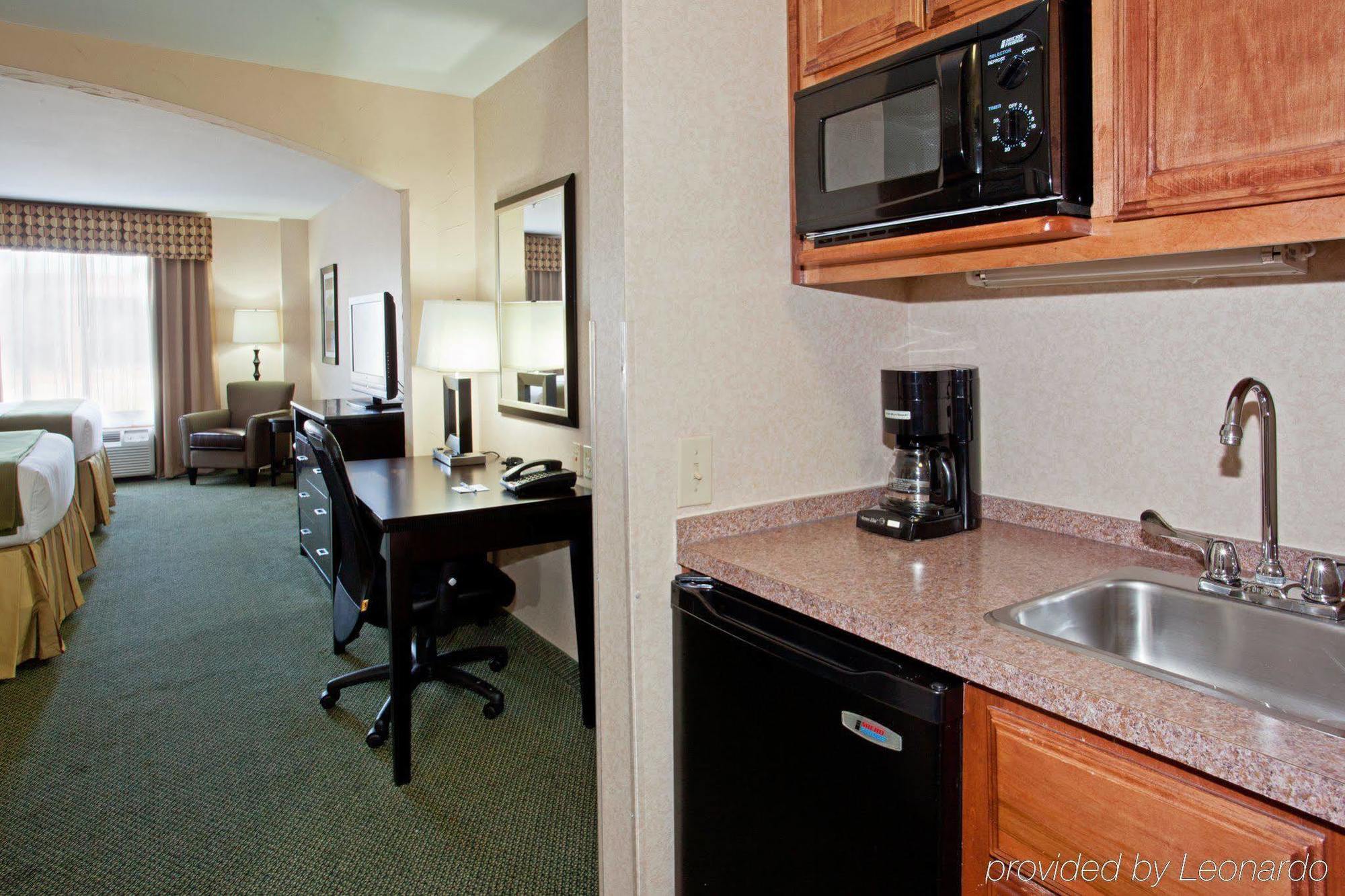 Holiday Inn Express Arlington Interstate 20 Parks Mall By Ihg Екстер'єр фото